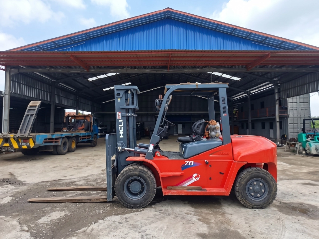 Forklift Diesel 7 Ton